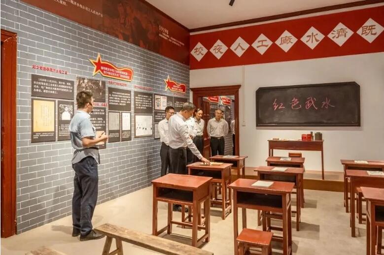 市城投集团公司向导班子开展“七一”主题党日活动-党建学习专栏-武汉城投集团 